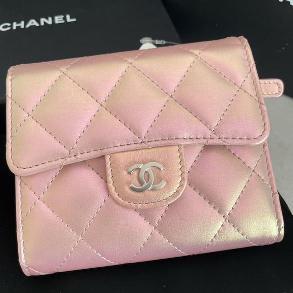 💗Chanel Iridescent pink bifold classic wallet💗 - Picture 3 of 3